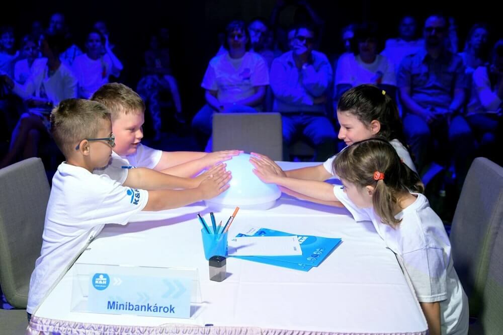 K&H Vigyázz, kész, pénz! Minibankárok csapata 2019